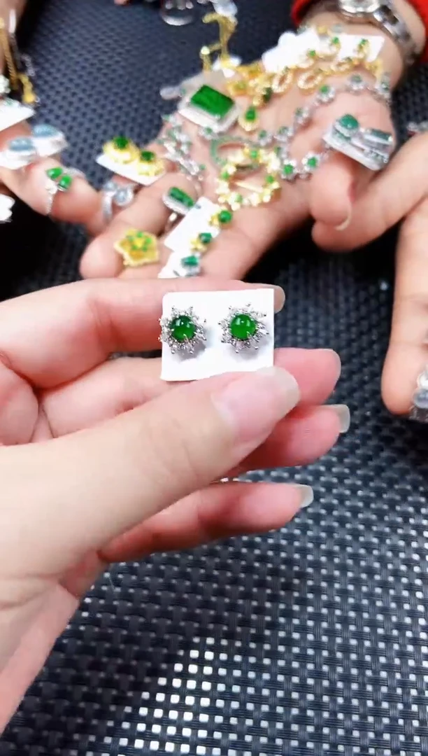 【闪购商品】翡翠耳饰未镶嵌11111111