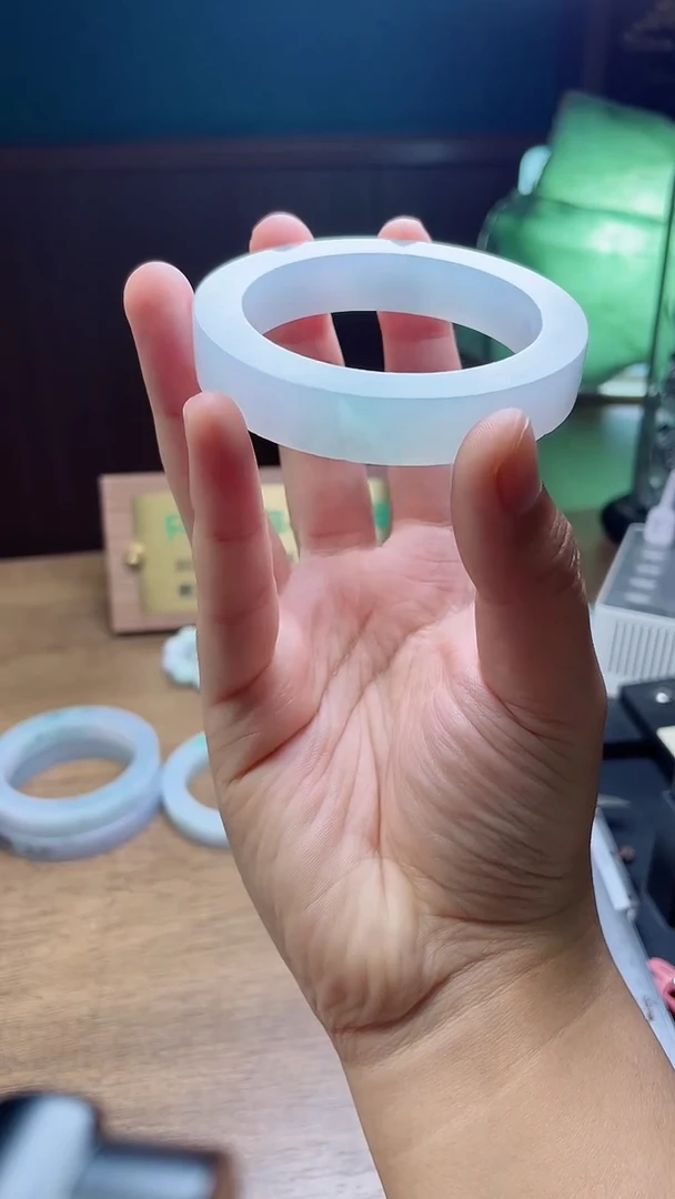 未镶嵌手镯定制翡翠家***人定制