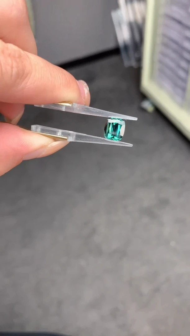 【闪购商品】碧玺裸石未镶嵌2.7ct拉贡