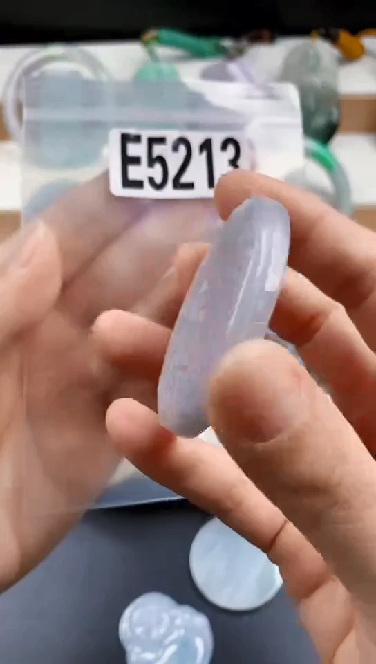 颈饰未镶嵌翡翠天然翡翠吊坠挂件