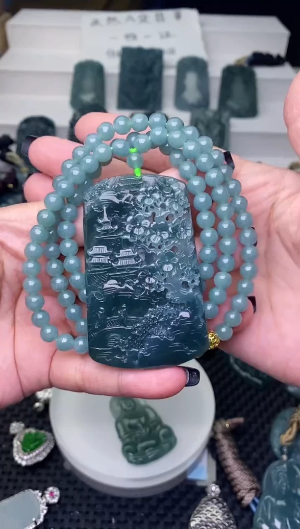 颈饰未镶嵌翡翠