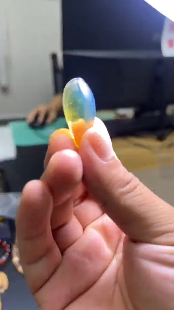 未镶嵌琥珀裸石50