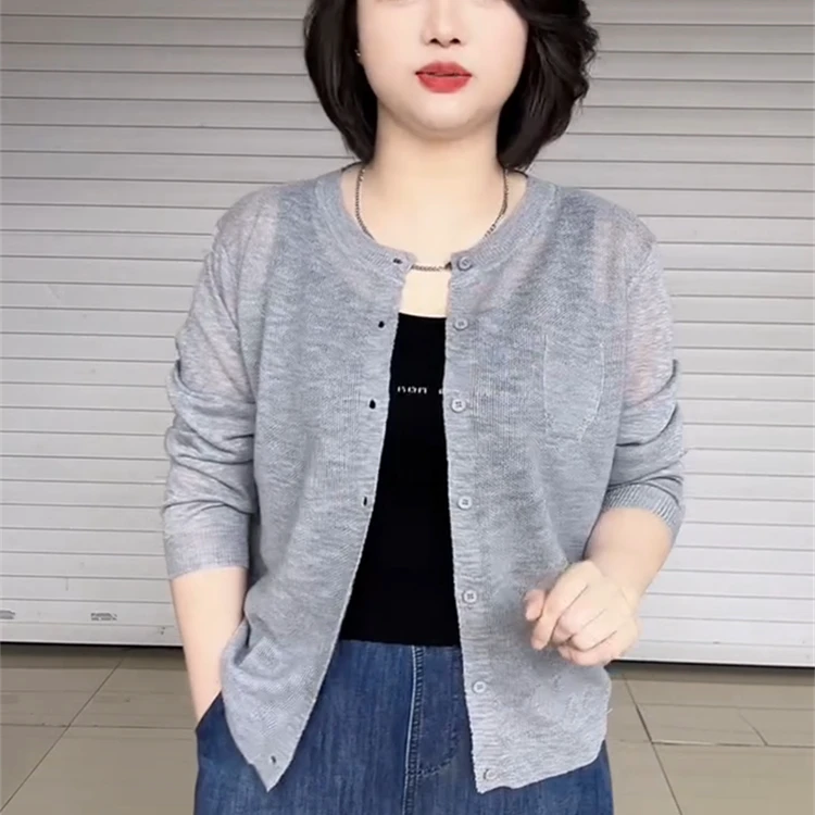 圆领单排扣针织开衫女2025夏季新款纯色休闲大码口袋罩衫百搭洋气