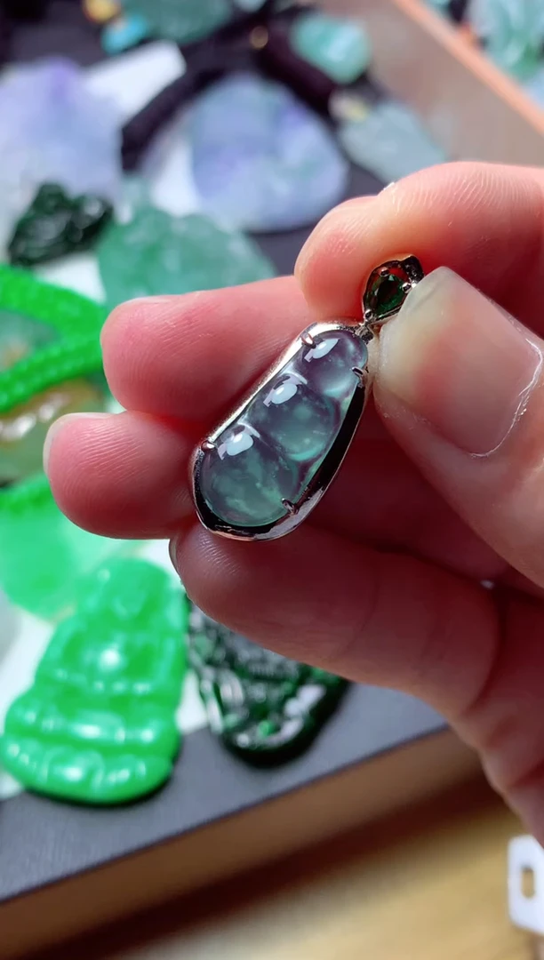 翡翠未镶嵌颈饰天然翡翠