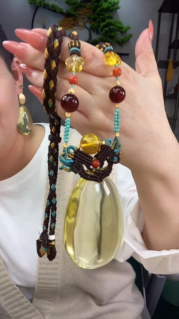 琥珀颈饰未镶嵌项链