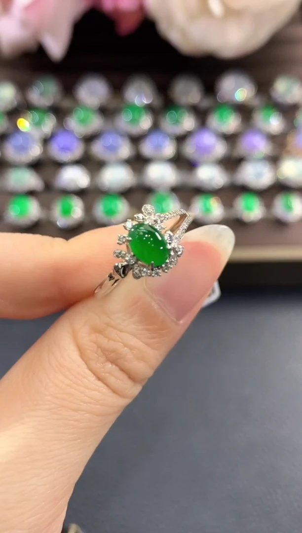 18K金镶嵌戒指翡翠b67