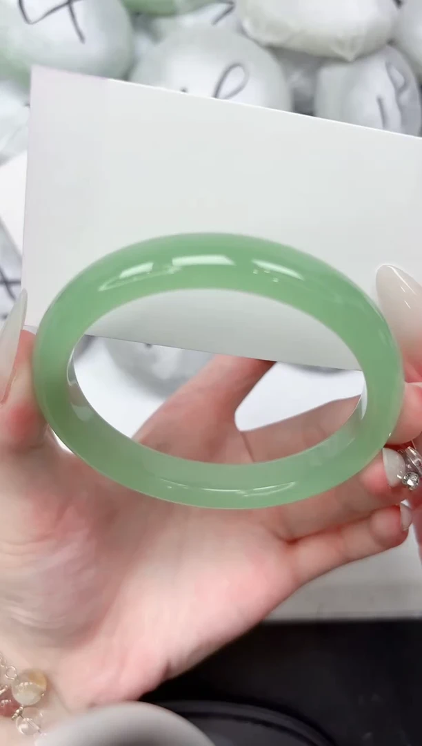 未镶嵌手镯石英质玉82-64.3