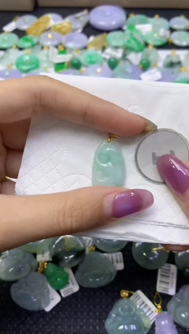 颈饰未镶嵌翡翠天然缅甸翡翠A货