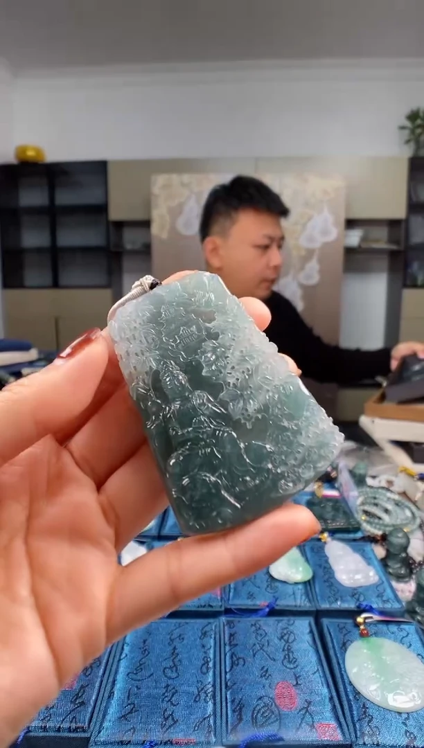 颈饰未镶嵌翡翠多样性发其一