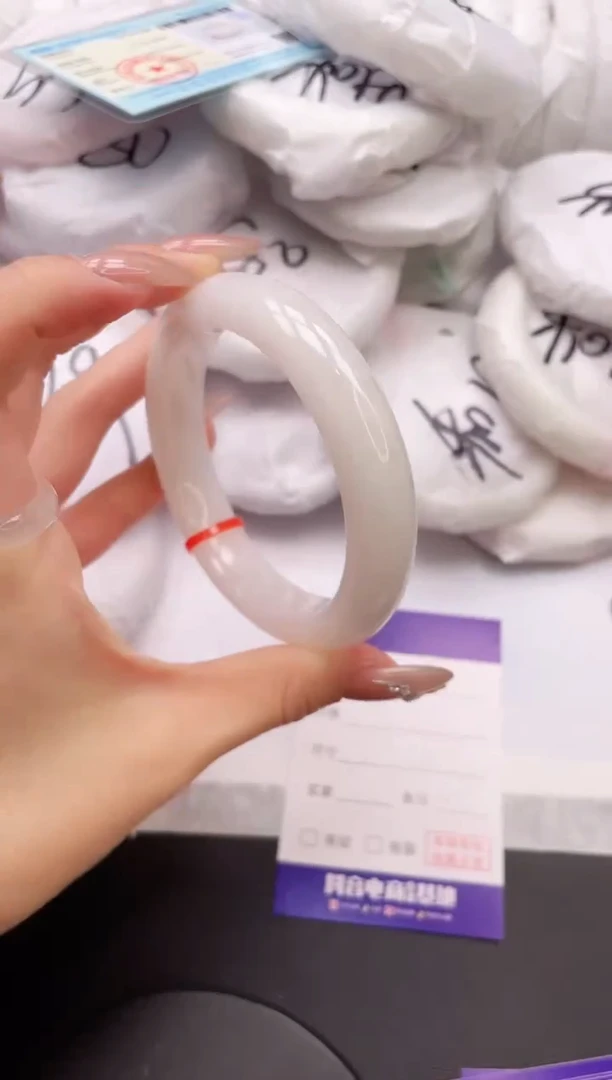 【闪购商品】和田玉手镯未镶嵌24K106-62