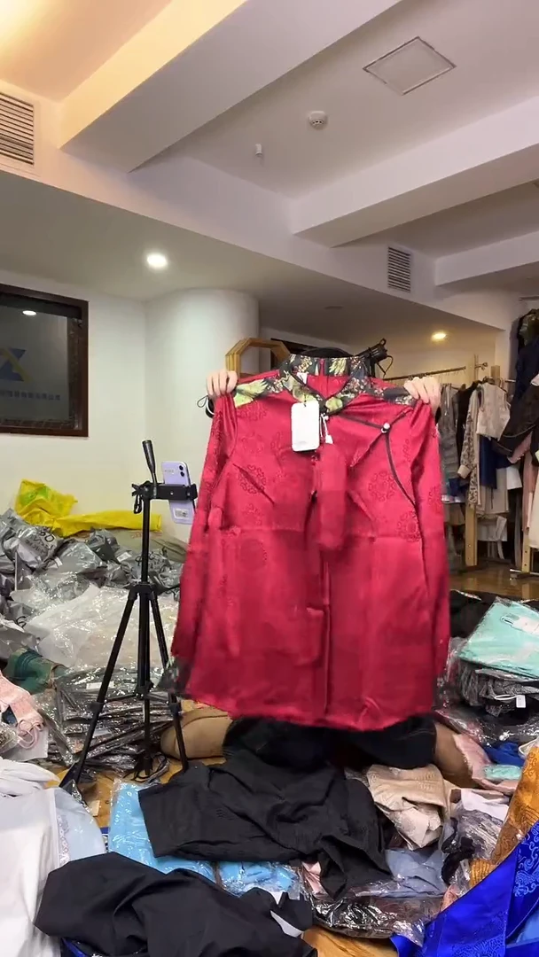 衬衣       3XL码    135-145斤（福利）