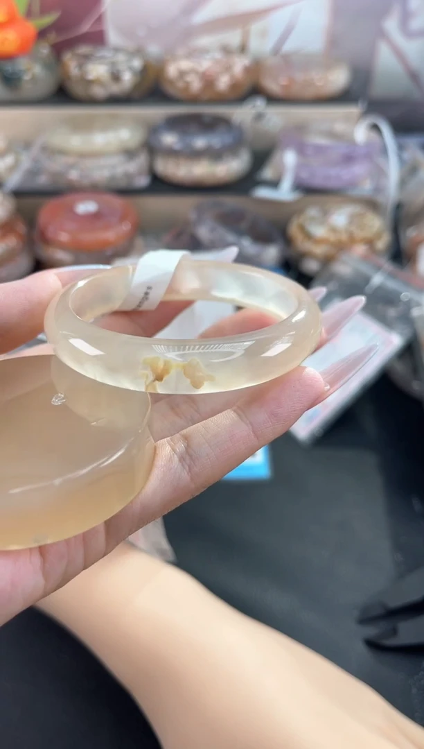 未镶嵌手镯石英质玉56