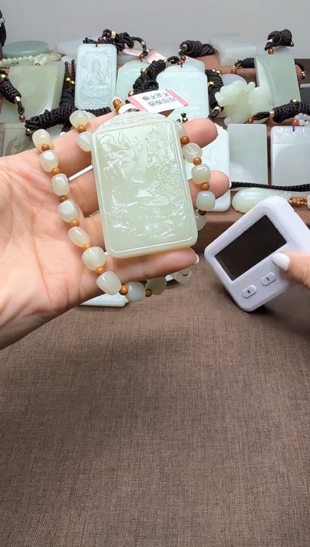 颈饰未镶嵌和田玉1