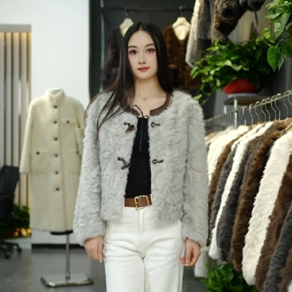 【媛心】8028明星气质时尚女士冬季百搭保暖外套宽松加厚小香风-