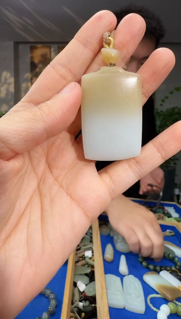 未镶嵌和田玉挂件拍一发一