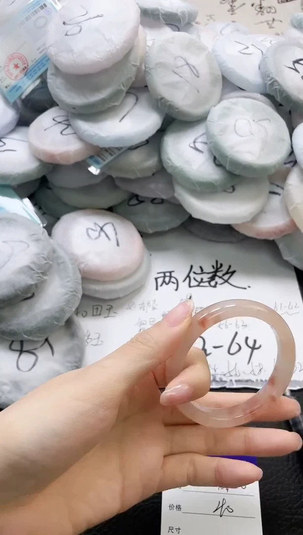 未镶嵌手镯石英质玉156-58