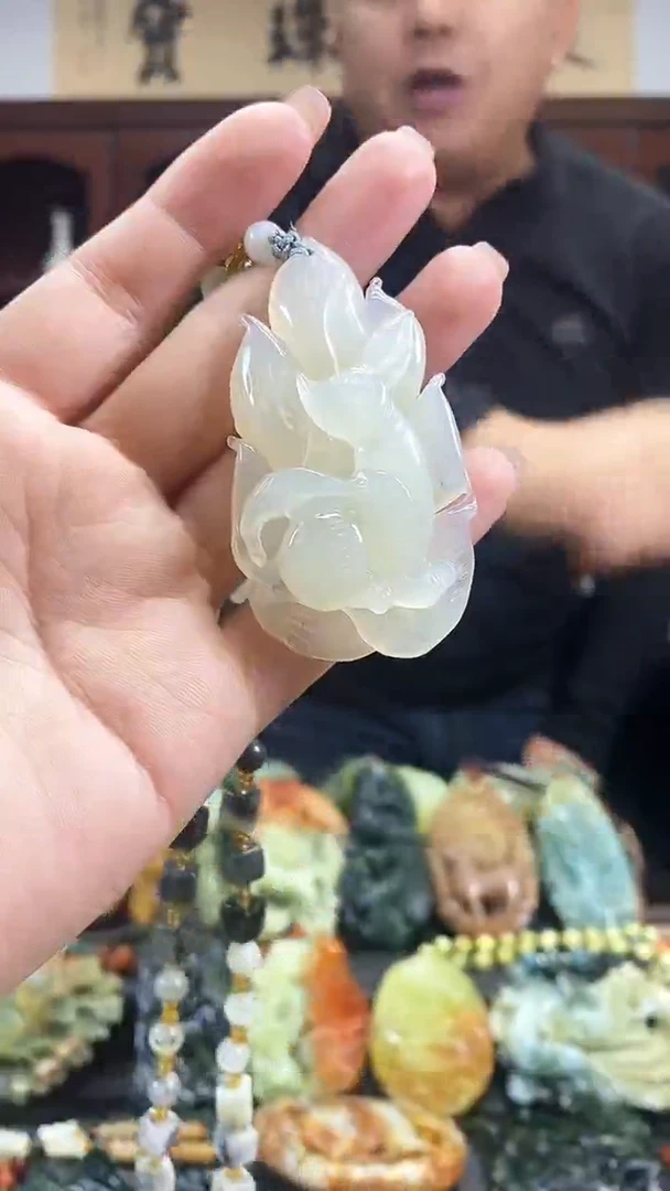 【闪购商品】蛇纹石玉吊坠未镶嵌·