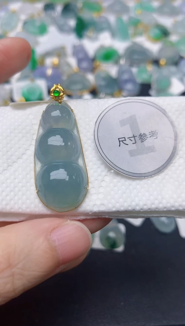 颈饰18K金镶嵌翡翠天然缅甸A货翡翠