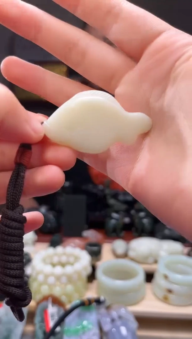 颈饰未镶嵌南红玛瑙吊坠