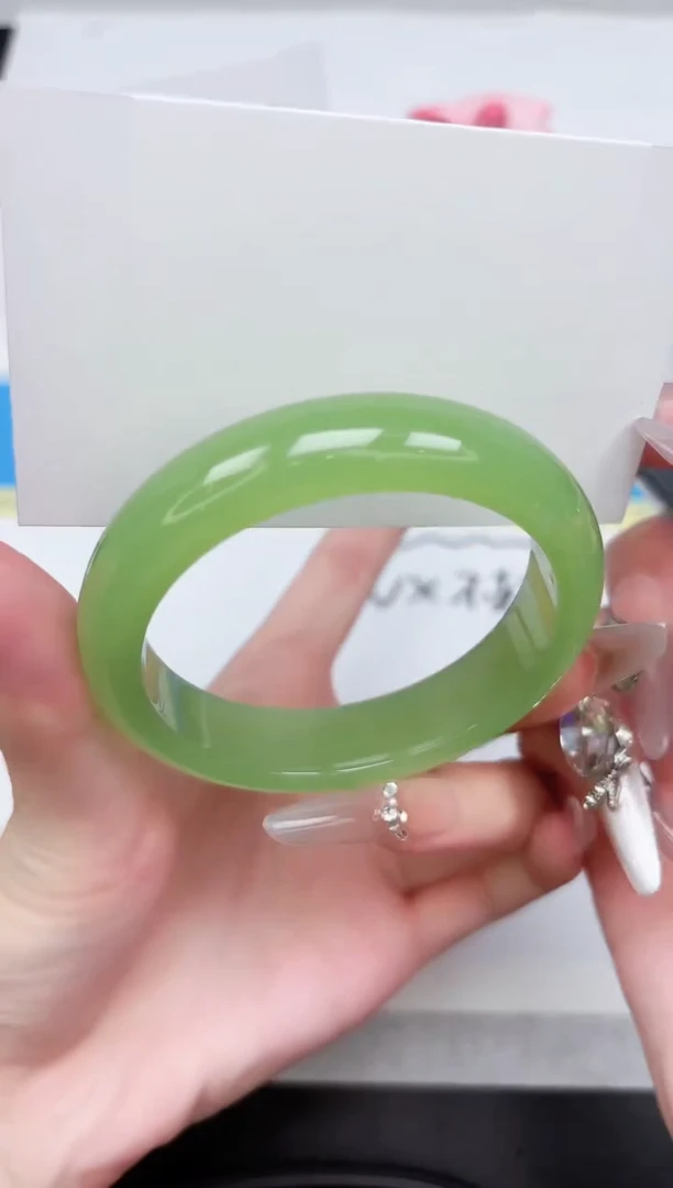 石英质玉手镯未镶嵌60-55