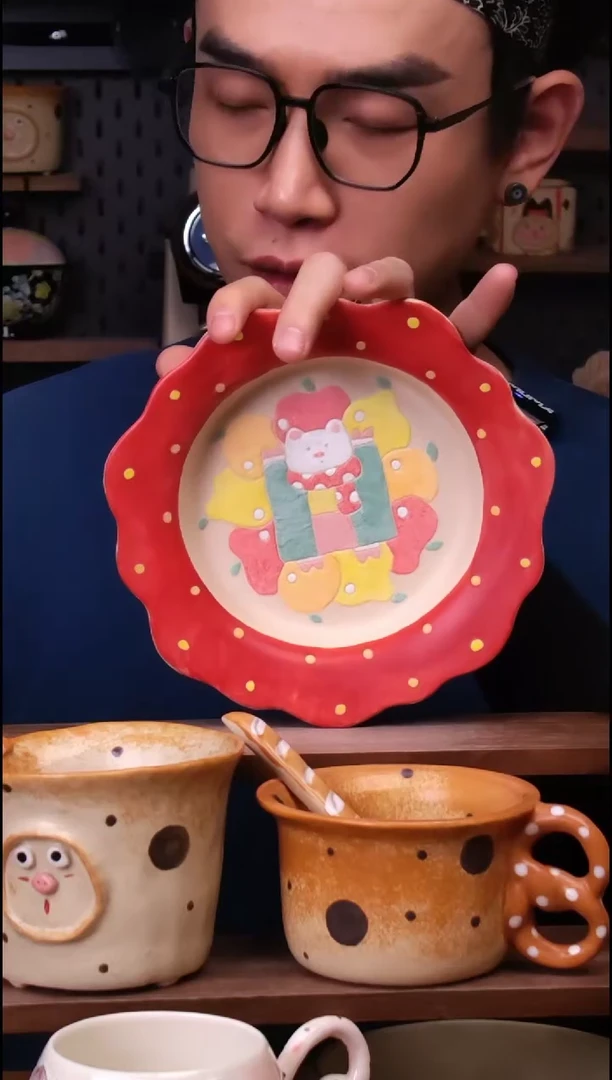 盘景德镇可爱设计师款陶瓷