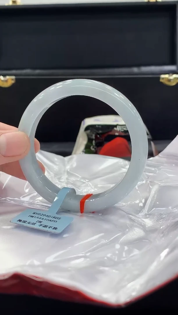未镶嵌手镯翡翠翡翠手镯
