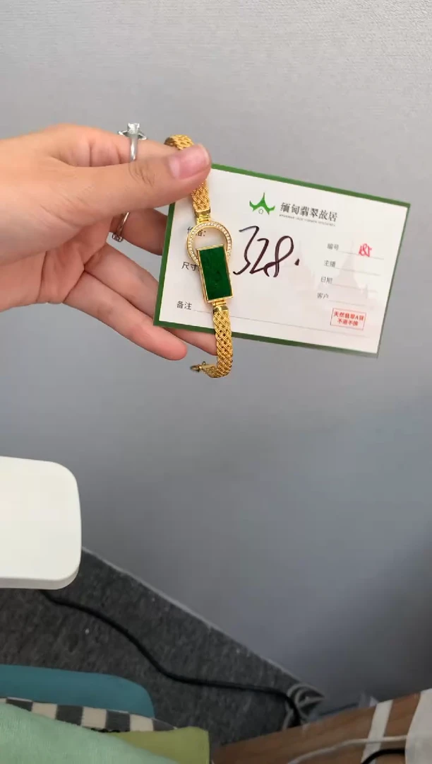 未镶嵌定制翡翠猪*毛货需精细抛光+多人