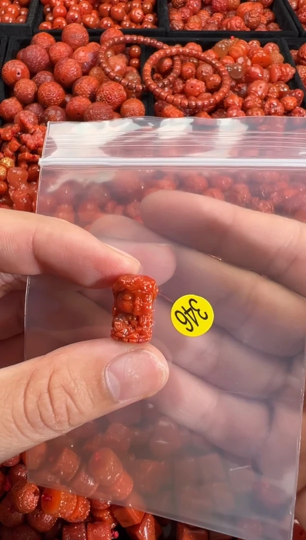 南红玛瑙未镶嵌颈饰1