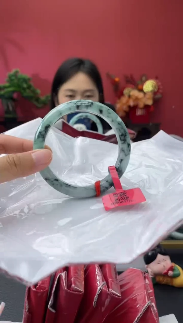 未镶嵌手镯翡翠5