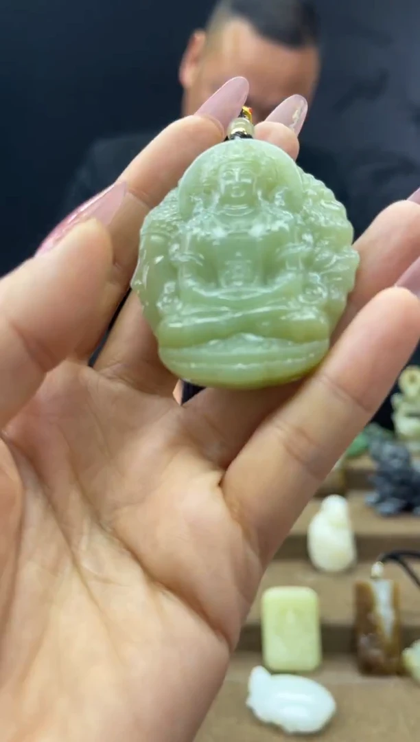 颈饰未镶嵌和田玉1