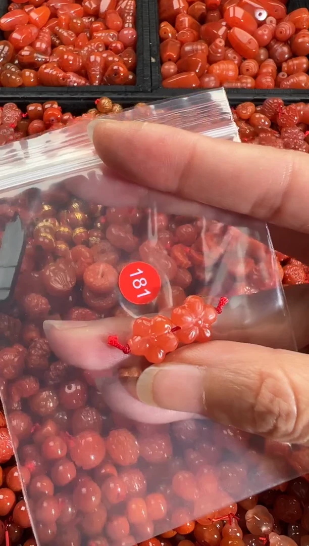 【闪购商品】南红玛瑙颈饰未镶嵌1