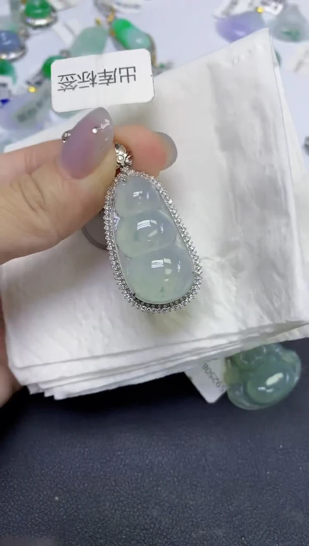 颈饰18K金镶嵌翡翠天然缅甸翡翠A货百元以上9元证书费自理