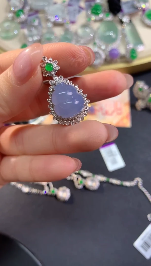 吊坠(不含链)18K金镶嵌翡翠吊坠(不含链)|13800