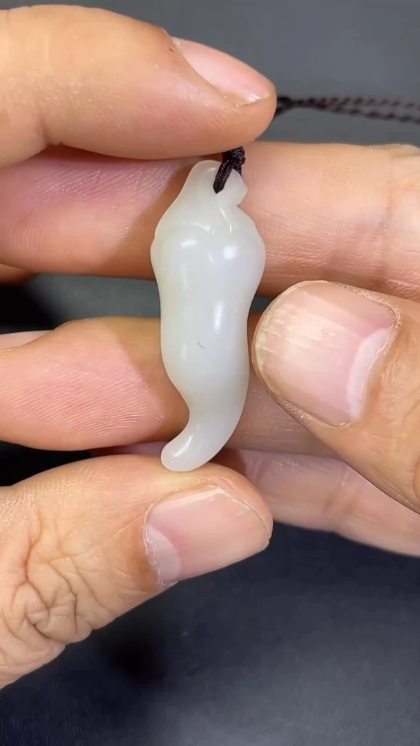 颈饰未镶嵌和田玉白玉辣椒吊坠707210