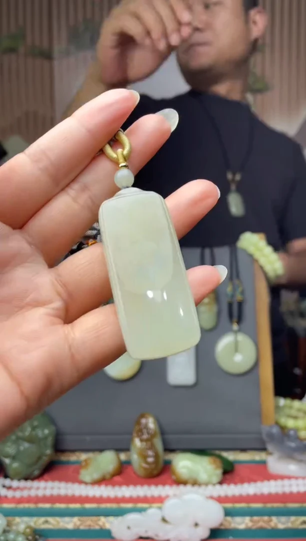 颈饰未镶嵌和田玉拍一发一