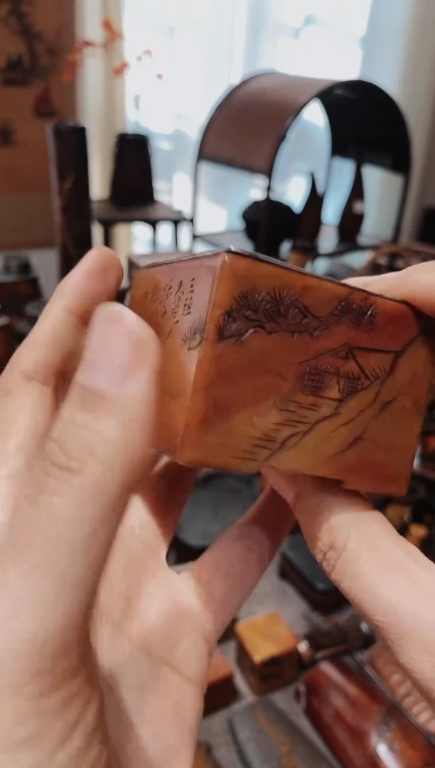 靠*儿寿山石精品雕刻建水