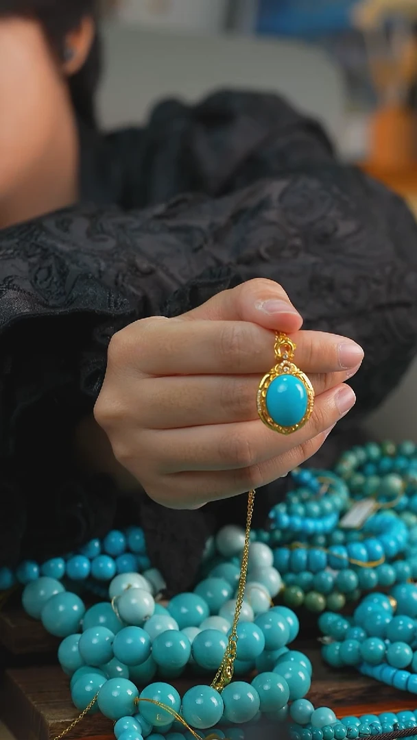 18K金镶嵌绿松石吊坠多样性发一