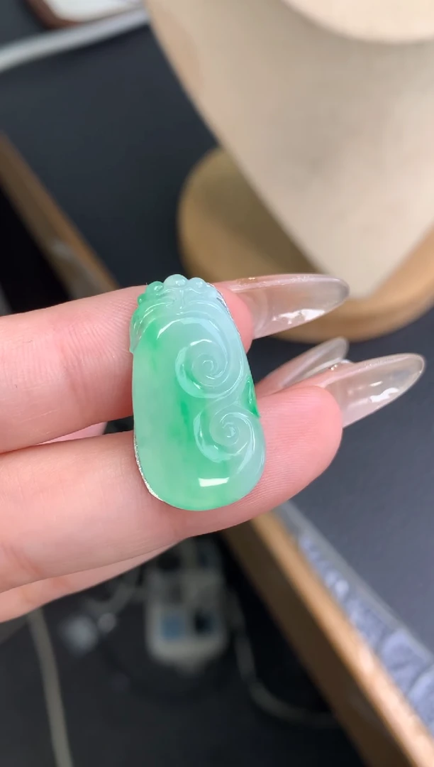 未镶嵌定制翡翠如意