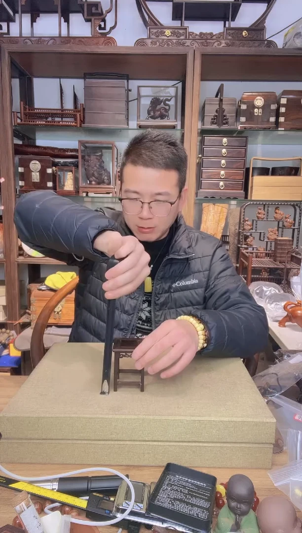 【闪购商品】乌木类书架998大红酸枝小花架   有裂瑕疵