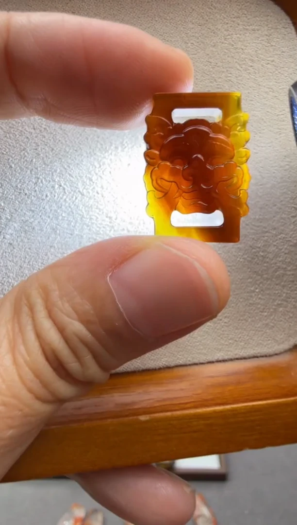 琥珀颈饰未镶嵌经书扣2