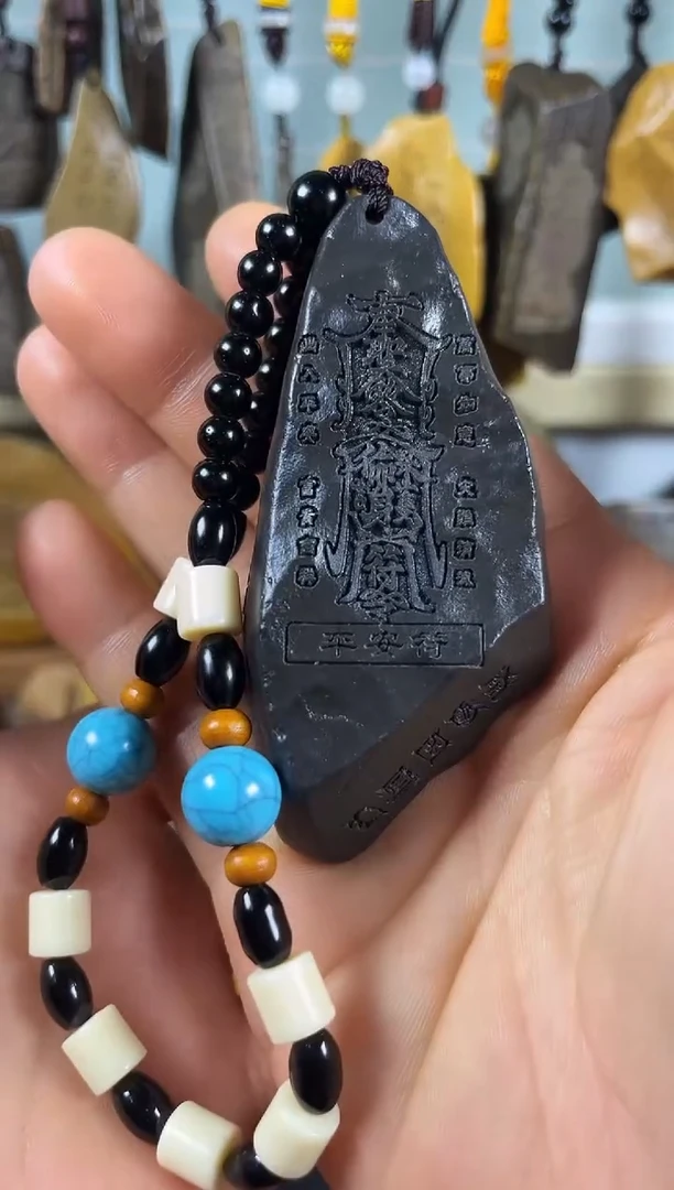 原石雕刻手把件默认打孔穿绳30