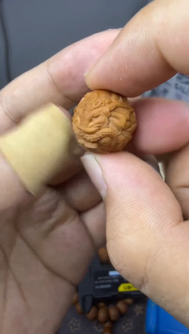 吊坠猴头核桃狮驼岭