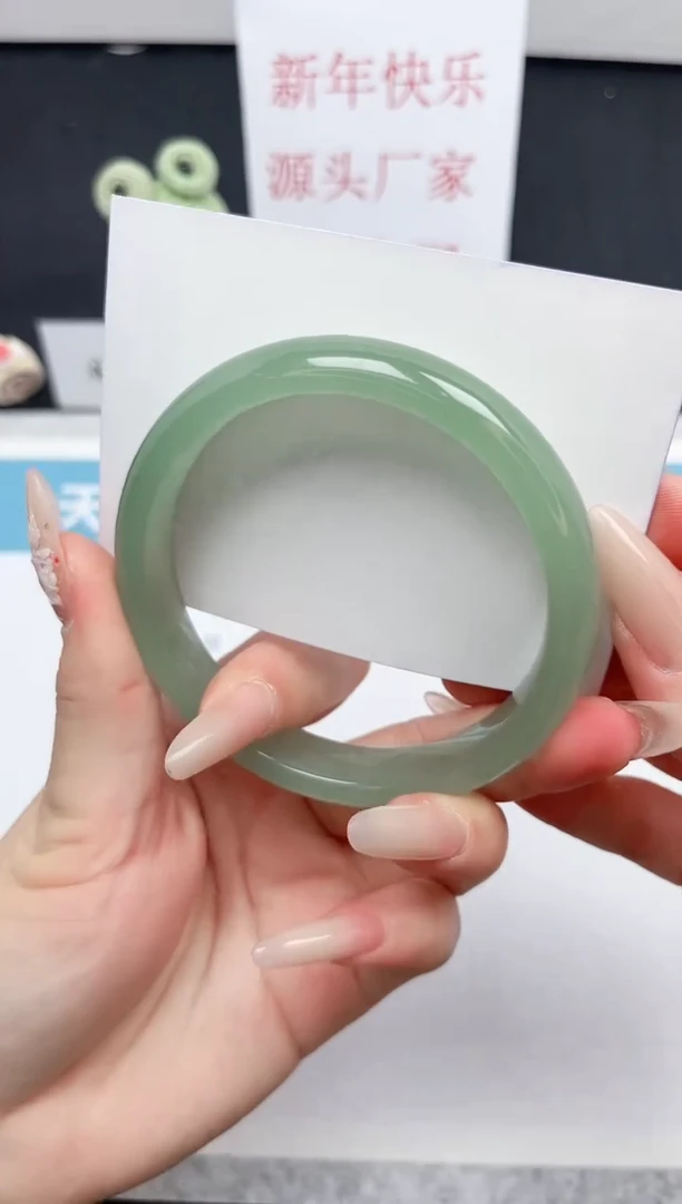 【闪购商品】石英质玉手镯未镶嵌41-62.7