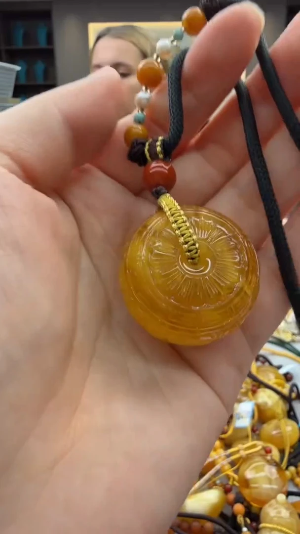 未镶嵌颈饰琥珀91秒拍号    假一赔三