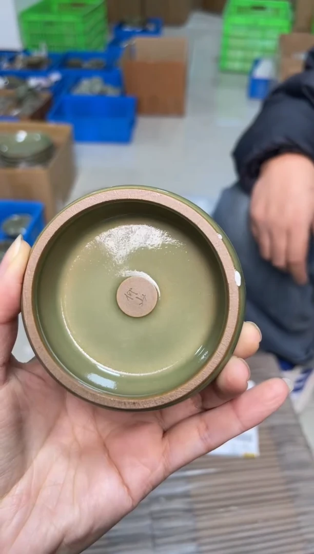 陶瓷青瓷盖置 微瑕 纹饰随机发