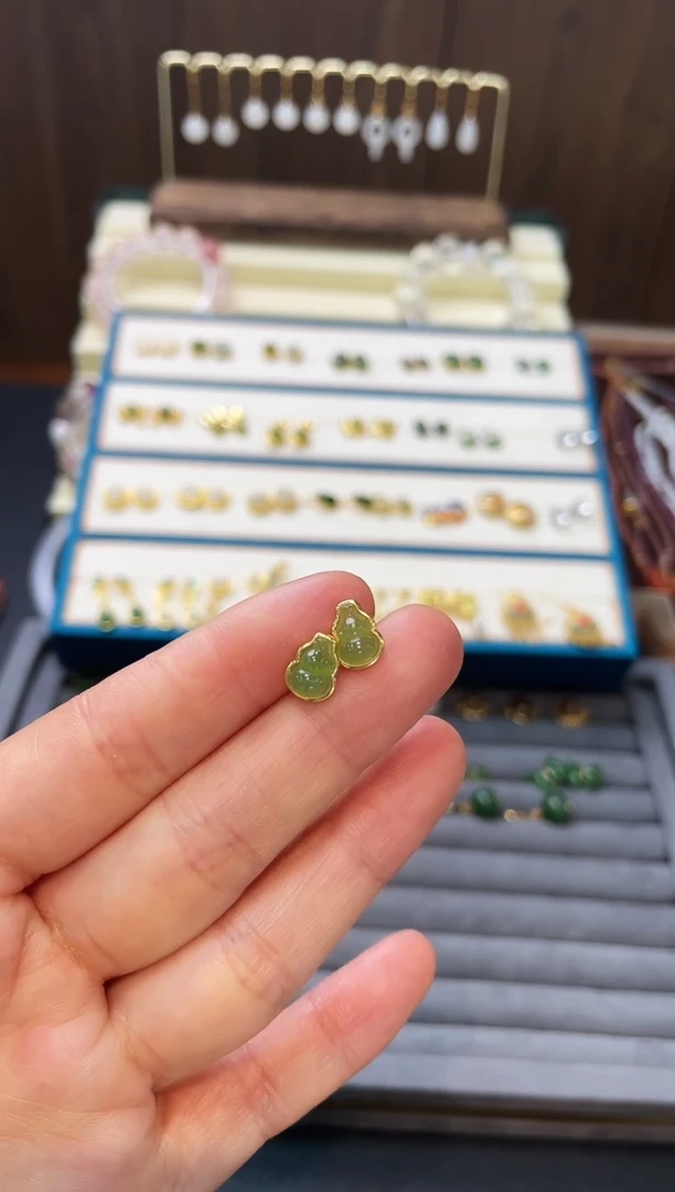 【闪购商品】和田玉耳钉银S925镀金镶嵌葫芦耳钉