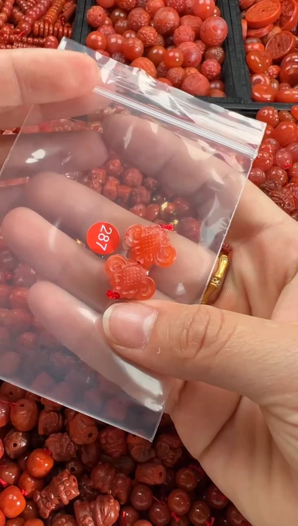 【闪购商品】南红玛瑙颈饰未镶嵌1