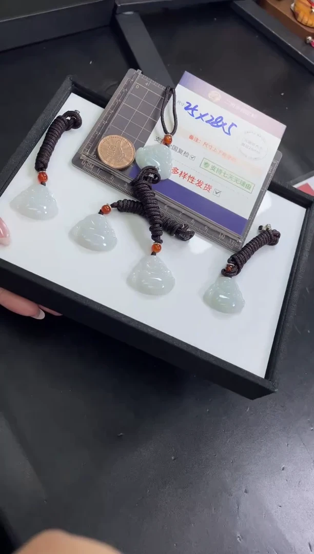 【闪购商品】翡翠挂件未镶嵌佛公FL18@CP多样性发其一配绳