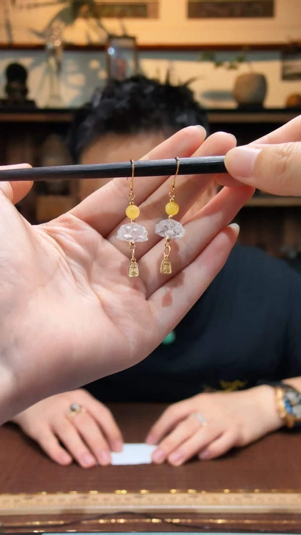 水晶耳坠银S925镶嵌S925银白水晶耳坠QK