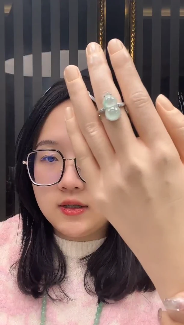 未镶嵌手镯石英质玉1